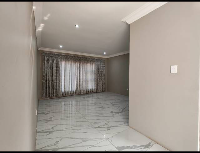 3 BEDROOM HOUSE FOR SALE IN THREE RIVERS EAST